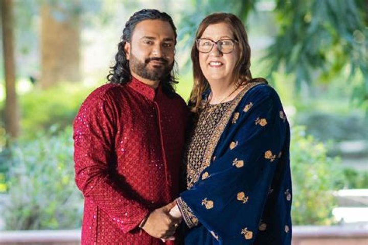 Are Jenny and Sumit living in the US?