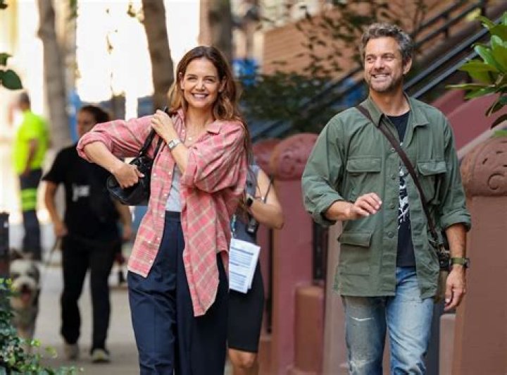 Are Joshua Jackson and Katie Holmes still friends?