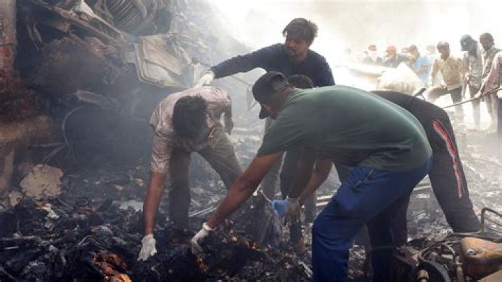 Do people wash dead bodies?