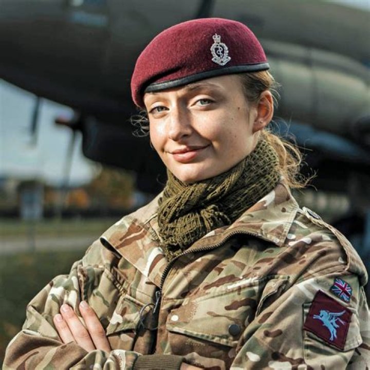 Do the SAS have a beret?