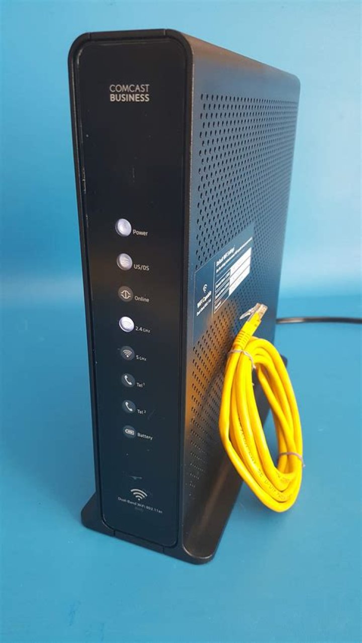 How do I connect my Netgear router to my Comcast modem?