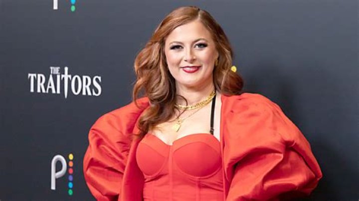 How old is Rachel in Suits?