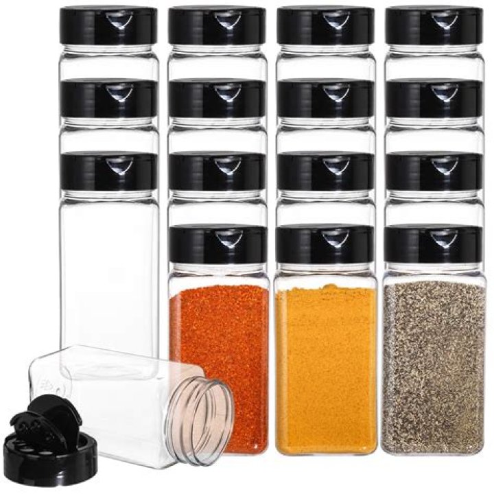 Is it better to store spices in glass or plastic?