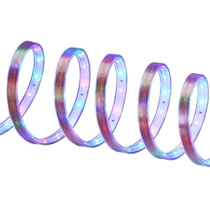 Is it okay to tape Christmas lights?