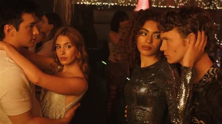 What does Tom Landry Jr do?