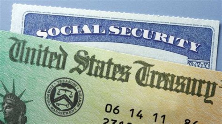 What is the maximum Social Security benefit for someone born in 1956?