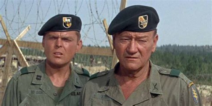 What pistol do the Green Berets use?