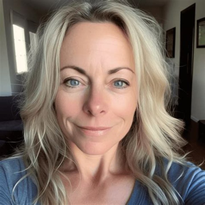 What should vacuum be at idle?