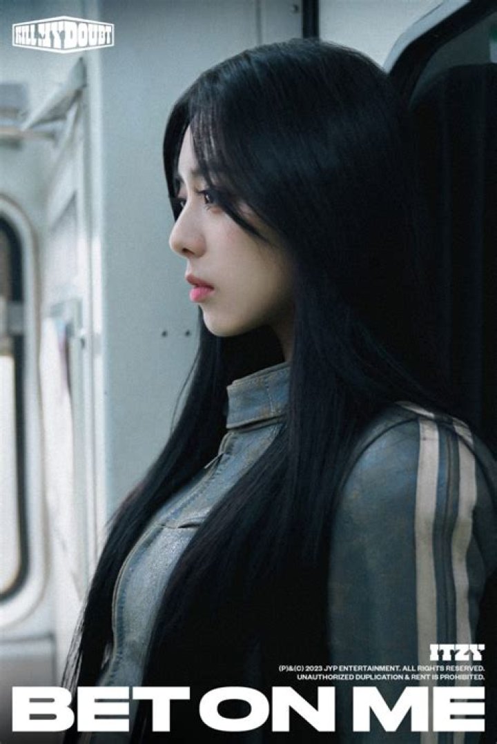 Where is Yuna ITZY from?