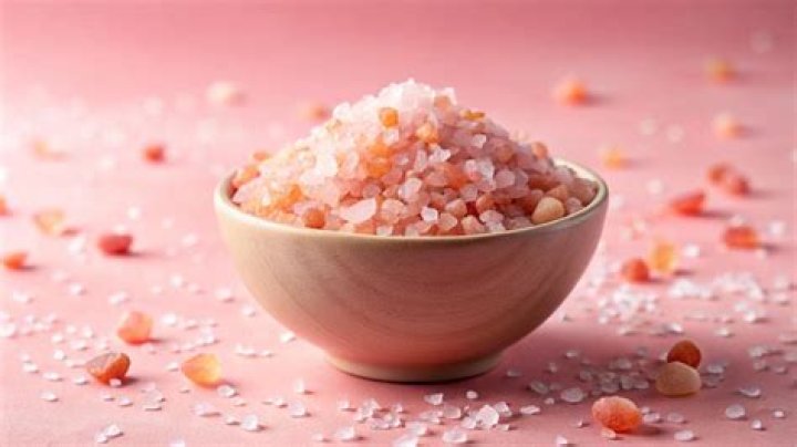 Which is better sea salt or pink Himalayan salt?