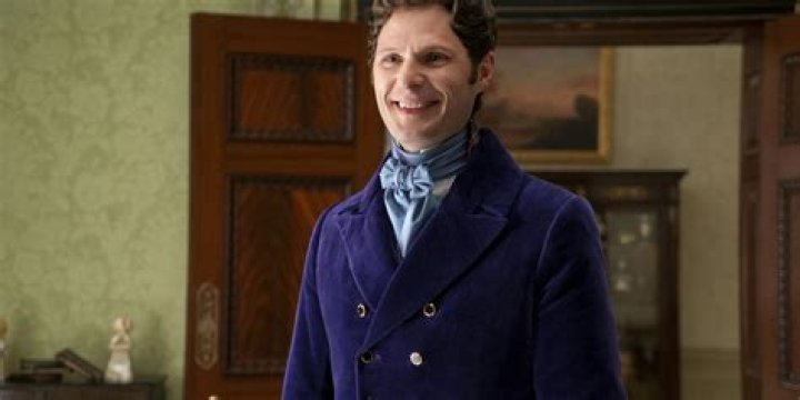 Who inherited the Featherington estate?