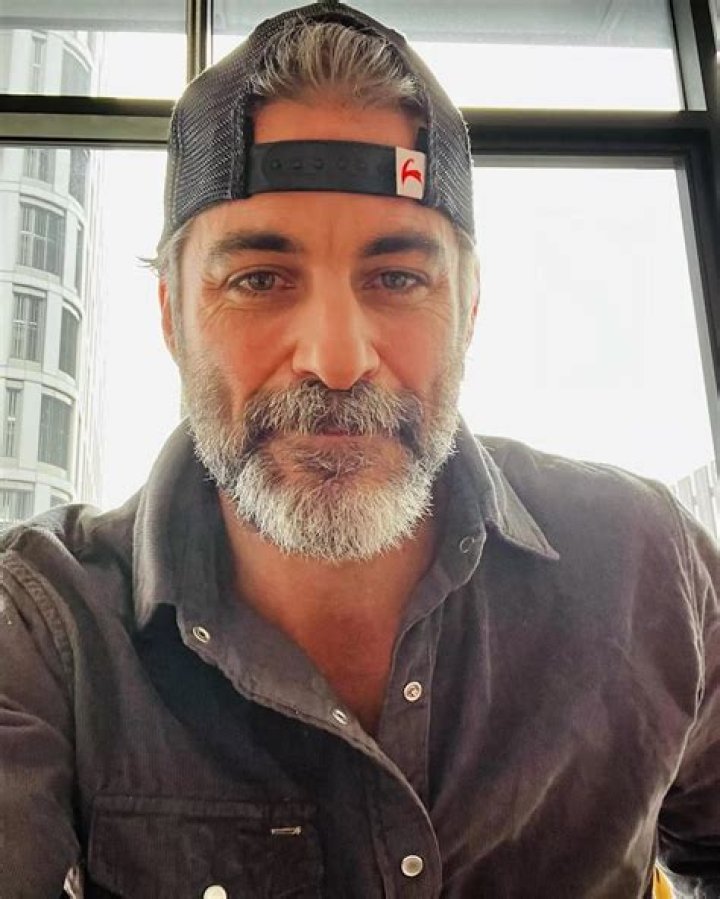 Why does v use a cane?