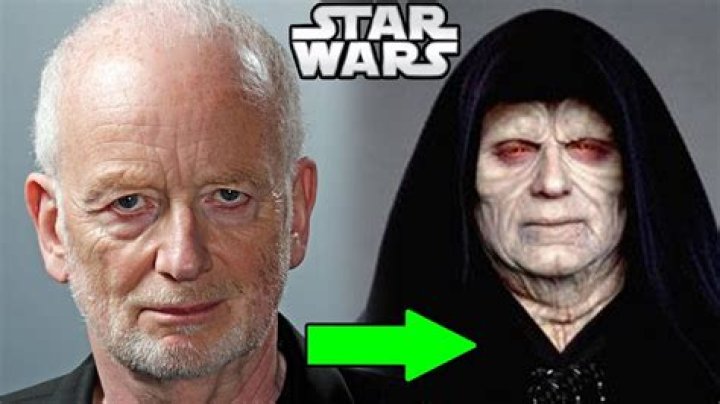 Why was Palpatine's eyes not yellow?
